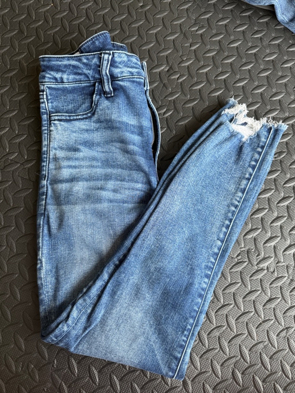 American Eagle Outfitters Blue Ankle Skinny Jeans with Frayed Hem - Picture 4 of 4